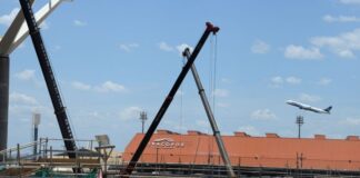 Queda de balões provoca fechamento temporário do aeroporto de Campinas