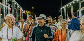 Reaberta, com muita alegria, a Passarela do Samba