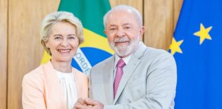 Lula e presidenta da Comissão Europeia falam sobre meio ambiente e acordo comercial em Brasília