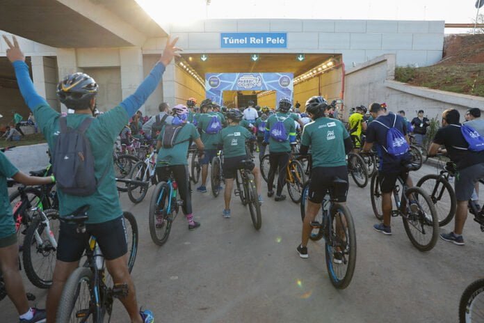Túnel Rei Pelé recebe 500 pessoas em passeio ciclístico brasilia