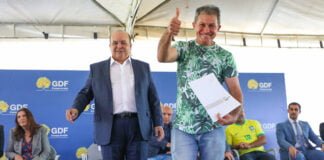GDF anuncia programa Meu Lar e entrega 706 escrituras a moradores