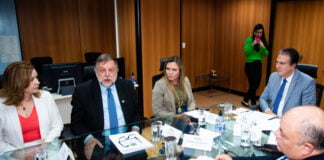 Celina Leão representa Fórum de Governadores em debate do piso da educação