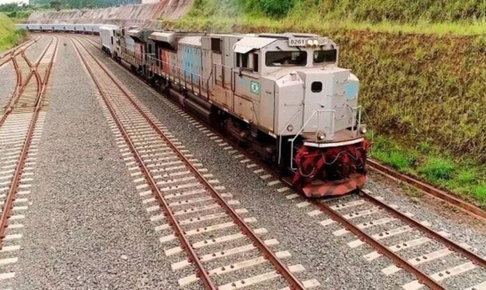 Lula inaugura terminal da Ferrovia Norte-Sul em Goiás política