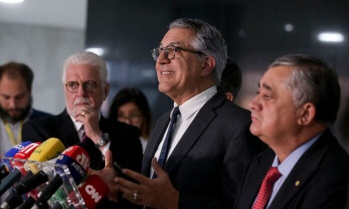 Governo articula para não alterar texto do marco fiscal no Senado politica