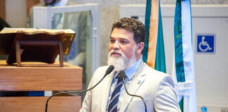 Sindicato e professores da rede particular de ensino serão homenageados nesta quinta-feira (19)