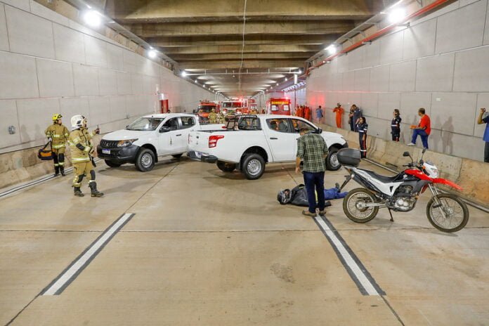Simulação no Túnel Rei Pelé aprova operações de socorro em acidente grave brasilia
