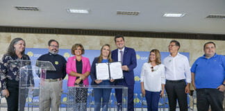 GDF sanciona lei que assegura participação de autistas em capacitações