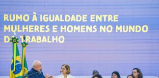 Presidente sanciona lei que determina igualdade salarial entre homens e mulheres