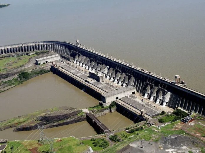 Brasil e Paraguai vão renegociar cláusula do acordo de Itaipu Binacional mundo