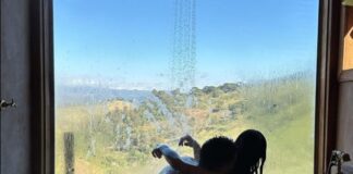 Caio Cabral chama atenção ao posar nu ao lado da noiva em fotos íntimas