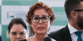 STF forma maioria para condenar Carla Zambelli a 5 anos e 3 meses de prisão