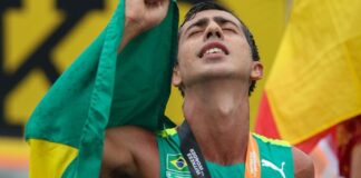 Caio Bonfim conquista bronze nos 20km de marcha atlética no Mundial de Budapeste