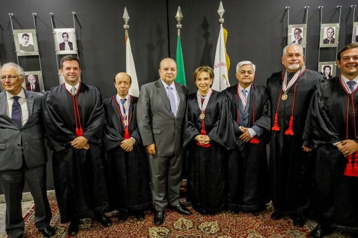 Governador participa da posse da nova integrante do TRE-DF brasilia
