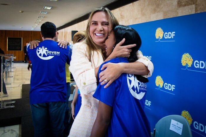 GDF contrata 300 jovens para programa de formação técnico profissional brasilia
