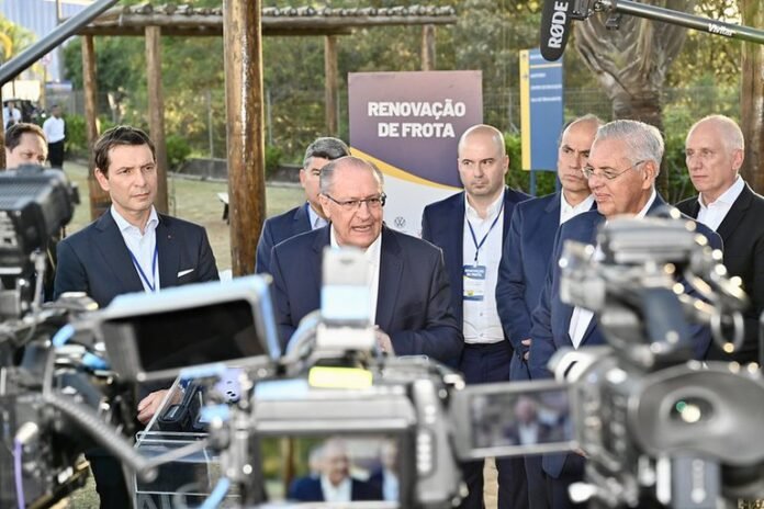 Programa do Governo Federal possibilita parceria de empresas para renovação de frota de caminhões e ônibus politica mundo