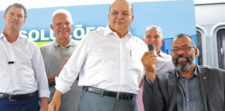 DF recebe 40 ônibus escolares e 11 vans para pessoas com deficiência