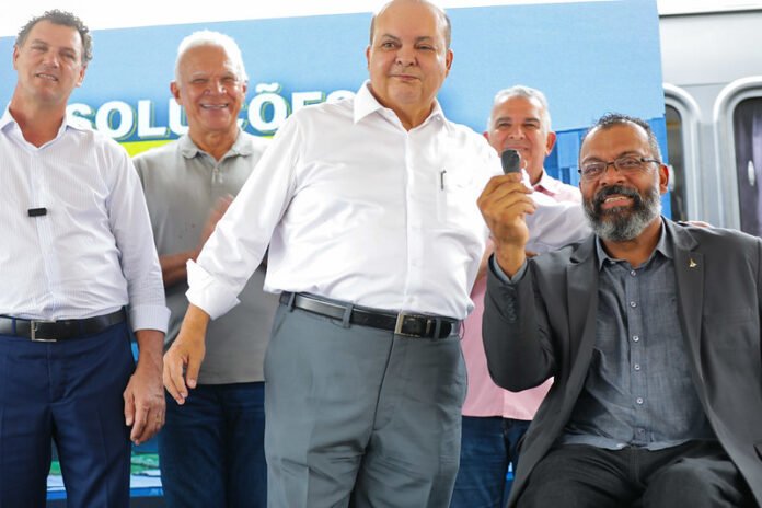DF recebe 40 ônibus escolares e 11 vans para pessoas com deficiência brasilia
