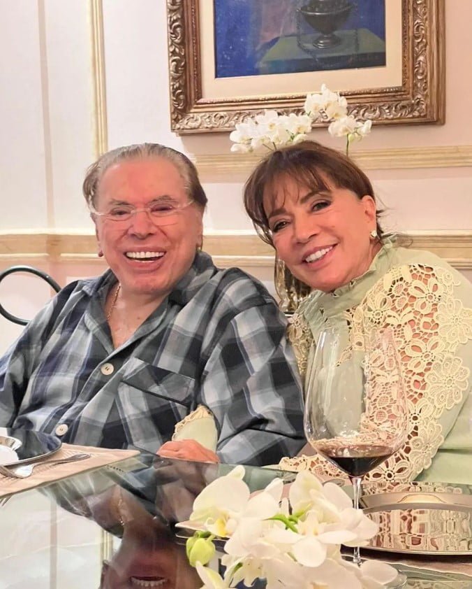 Silvio Santos Aparece em Raro Clique ao Lado de Íris Abravanel, Mostrando Boa Saúde na Aposentadoriacultura