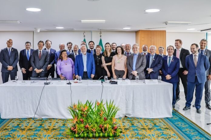Presidente defende acesso a crédito em reunião com integrantes do Conselhão politica