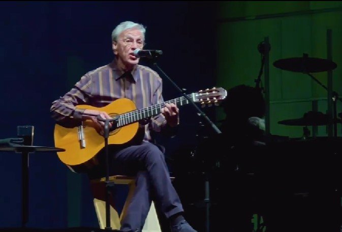 Caetano Veloso e Maria Bethânia negam turnê conjunta em 2024 cultura