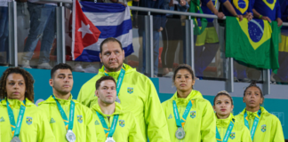 Judô brasileiro conquista prata na emocionante disputa por equipes no Pan de Santiago