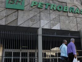 Petrobras anuncia primeira venda de combustível sustentável de aviação totalmente produzido no Brasil