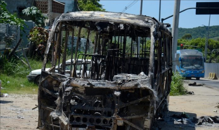 Aumento do domínio de milícias no Rio de Janeiro traz violência e limitações à vida cotidiana mundo