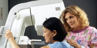 Câncer de mama cresce entre mulheres fora da faixa prioritária de rastreamento no SUS