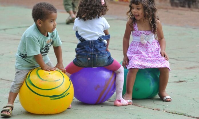 O direito de brincar: uma necessidade para o desenvolvimento infantil mundo
