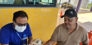 Caminhoneiros recebem serviços de saúde em ação conjunta na BR-040