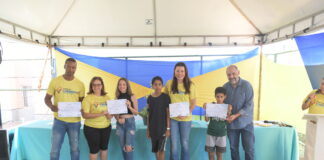Estudantes recebem certificados do Projeto Cidadania nas Escolas