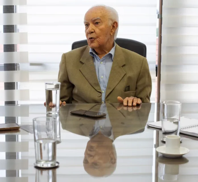 Dr.-Pinheiro-768x704
