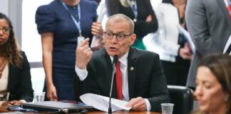 CNJ aprova resolução proibindo recusa de pedidos de adoção com base em orientação sexual