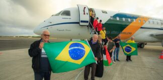 Aeronave presidencial repatria brasileiros da Cisjordânia com escala no Recife