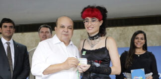 Pessoas com deficiência comemoram conquistas nas políticas públicas do DF