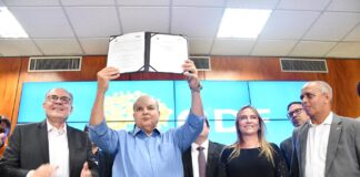 Assinado acordo para a troca de 100% da iluminação pública do DF por LED