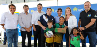 Paranoá Parque ganha campo de grama sintética