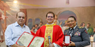 Governador concede medalha Imperador Dom Pedro II ao frei Rogério