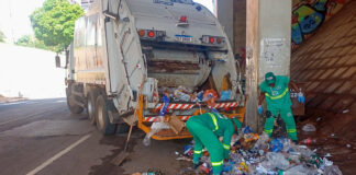 Garis recolhem mais de 4 toneladas de lixo nos blocos de domingo
