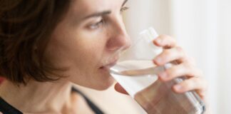 Entenda a importância de se hidratar durante os dia de folia