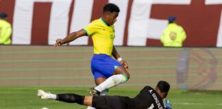 Brasil fica fora das Olimpíadas de Paris no futebol masculino após derrota para a Argentina