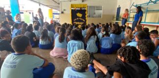 Teatro conscientiza alunos do Cruzeiro contra a dengue