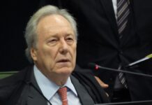 Lewandowski afirma que crimes contra a democracia são imprescritíveis