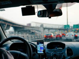 STF adia julgamento sobre vínculo trabalhista de motoristas de aplicativos