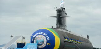 Brasil e França lançam submarino tonelero no complexo naval de Itaguaí
