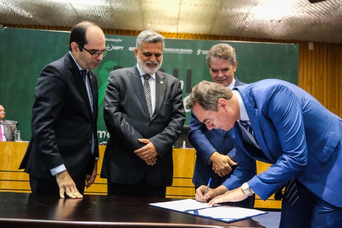 CNC e parceiros firmam parceria por segurança no trabalho