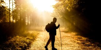 Caminhada Nórdica: Conheça os benefícios e como praticar