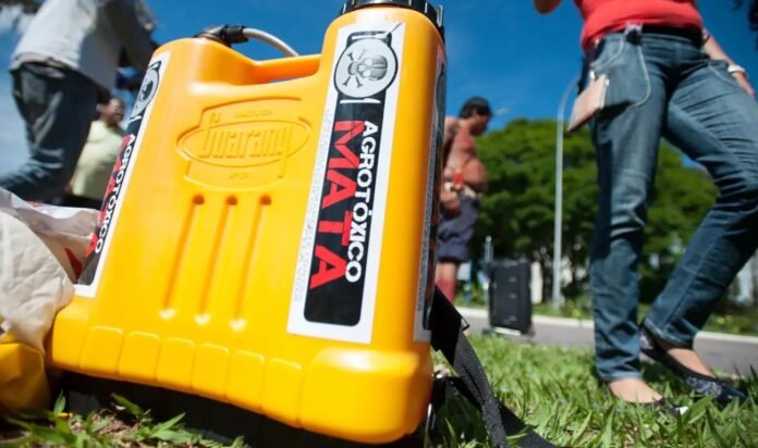Derrubada de veto à Lei dos Agrotóxicos é criticada por organizações da sociedade civil. politica