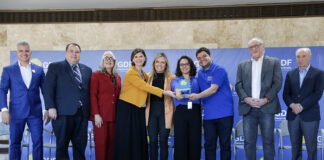 Empresas que dão o primeiro emprego a jovens são reconhecidas com troféu