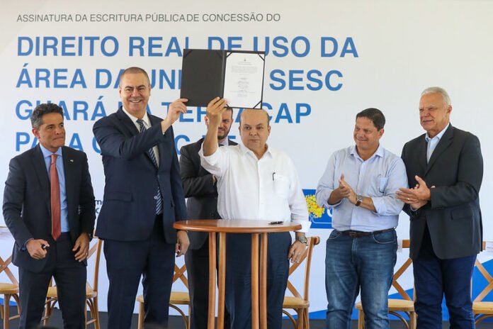 GDF entrega escritura ao Sesc do Guará, onde 25 mil pessoas são atendidas mensalmente brasília